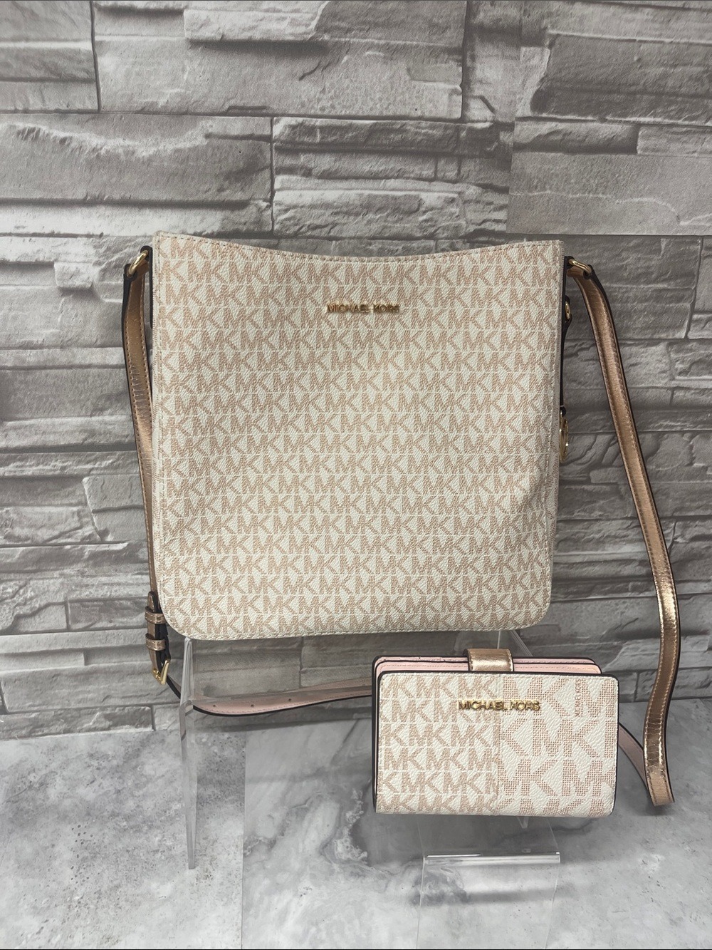 Michael Kors Rose Gold Crossbody Bag Matching Wallet MK Logo Pink White Cream